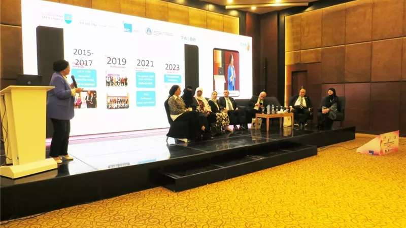 الصحة: رفض النقابات استقلال القابلات سبب زيادة الولادة القيصرية 
