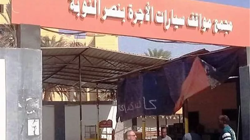 محافظ أسوان يشدد للرقابة الميدانية لضبط تعريفة الركوب الجديدة