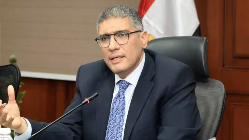 محافظ الجيزة: تدعيم الشوارع بأكثر من 800 بالوعة جديدة لصرف المياه