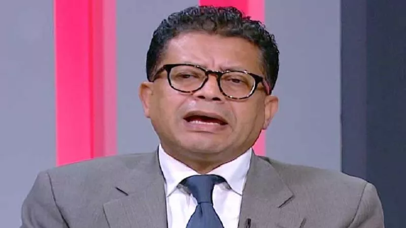 أشرف سنجر: الحرب في الشرق الأوسط هجينة وتهدف للسيطرة على مصادر الطاقة