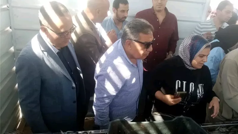 محافظ الدقهلية يتفقد سوق المحافظة الدائم لضبط الأسعار بعد تحريك أسعار الوقود