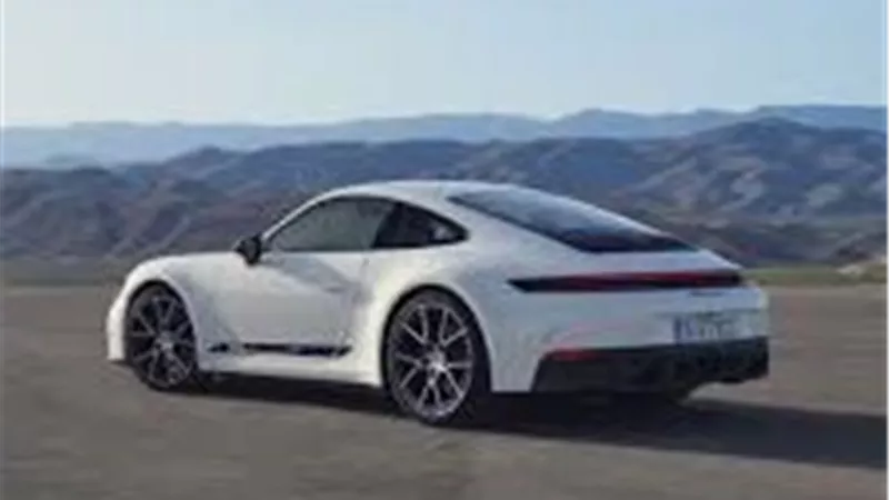 بورش 911 كاريرا تي كابريوليه 2026: متعة القيادة 