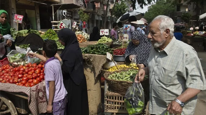 لا سحر ولا شعوذة.. «القرش بـ5 جنيه» في جيوب التجار بعد ارتفاع البنزين|تقرير