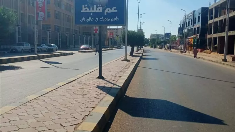 رئيس مدينة كفر الشيخ يتابع أعمال النظافة بداخل أحياء المدينة وشوارعها