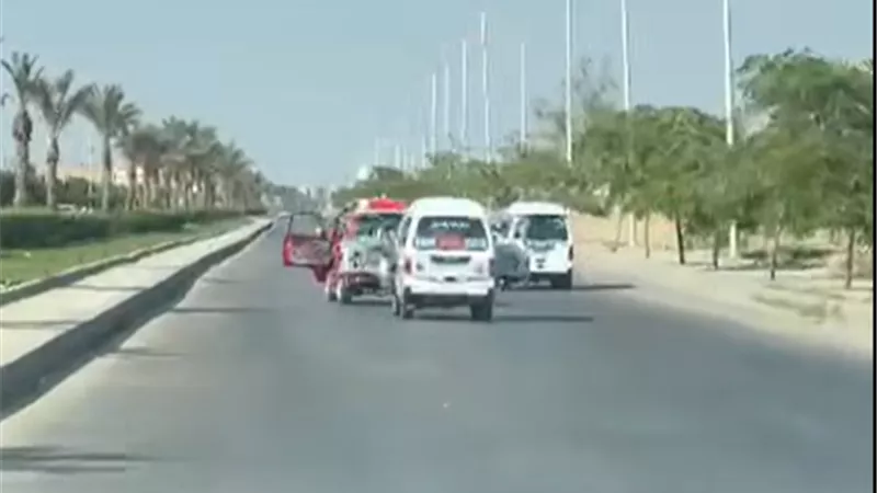 الأمن يفحص فيديو استعراض بالسيارات على الطريق