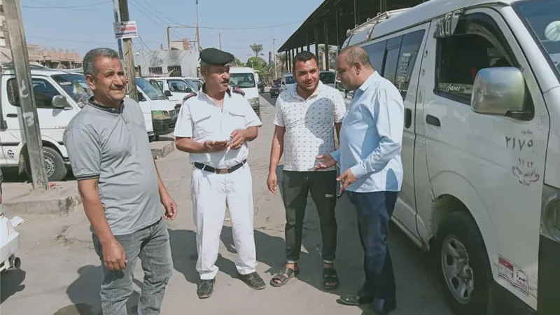حملات مكثفة لمتابعة تعريفة الركوب ورفع المخلفات بمدينة الواسطى ببني سويف