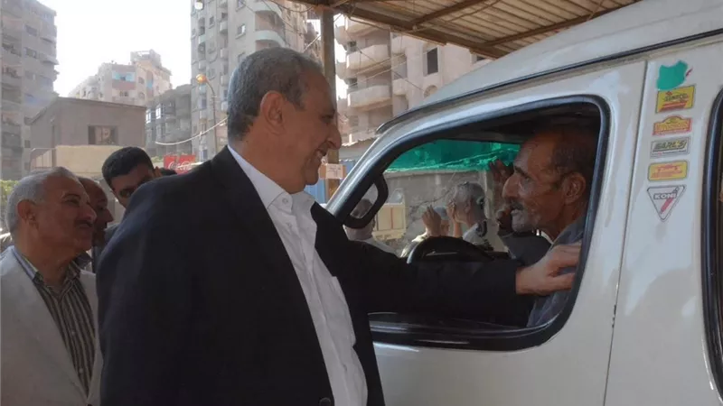 المحافظ للمواطنين: بلغوا عن السائقين المخالفين.. الغربية بتتغير بيكم