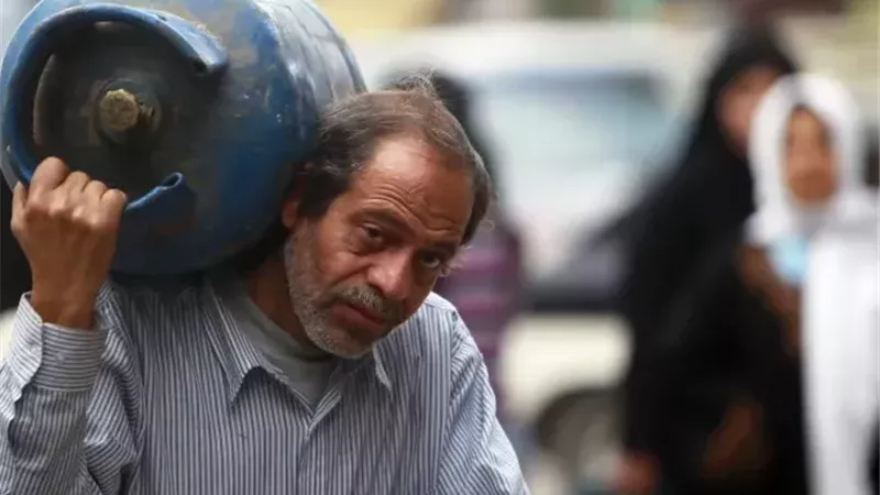 190 شكوى في يومين.. الحكومة تتحرك لضبط تعريفة الركوب وتوفير أسطوانات الغاز