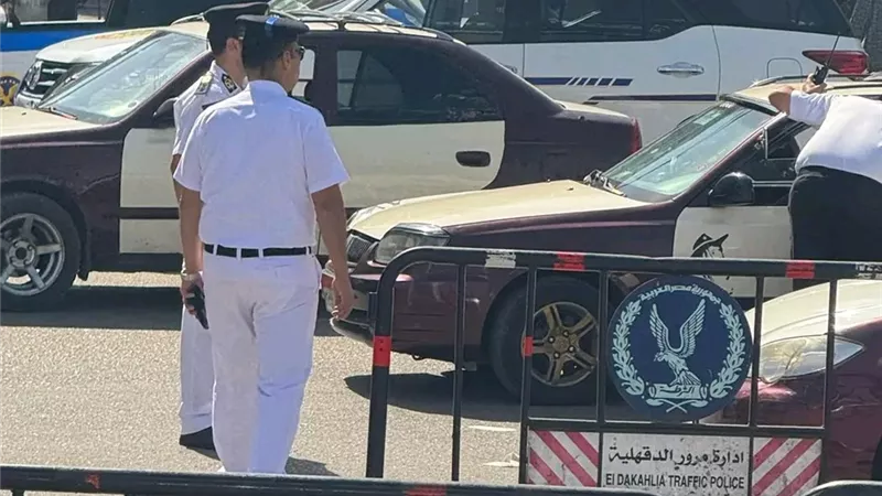 محافظ الدقهلية يمنح مهلة أسبوعًا لأصحاب التاكسي لإعادة معايرة العدادات