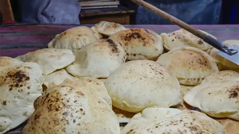 بعد مراجعة الأسعار.. قرار جديد بشأن رغيف الخبز المدعم