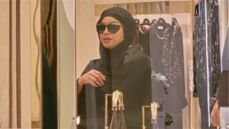 بيونسيه ترتدي الحجاب لأول مرة خلال زيارتها لقطر