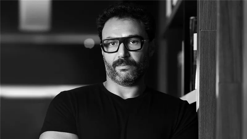 رسالة غامضة من محمد العمروسي بعد أزمته مع طليقته