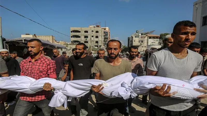 العدوان الإسرائيلي مستمر.. ضحايا مجزرة آل أبو شعبان تحت الركام