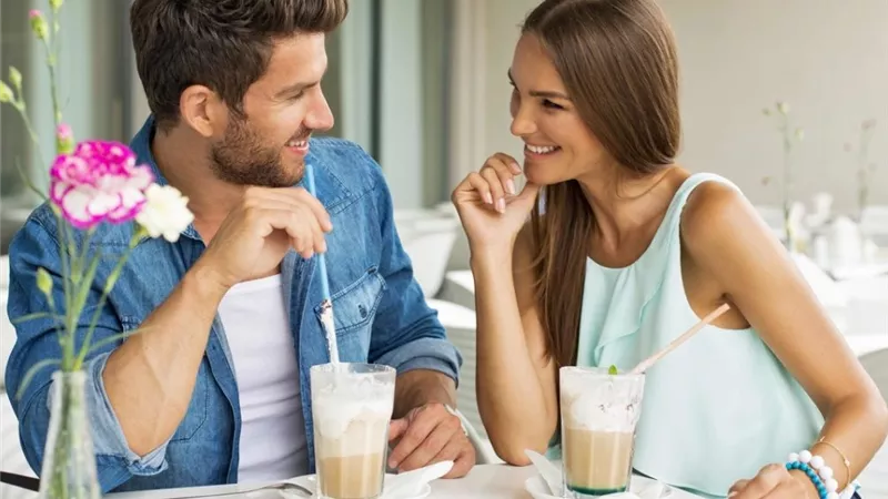 زواج صالونات.. إتيكتيت اللقاء الأول مع العريس