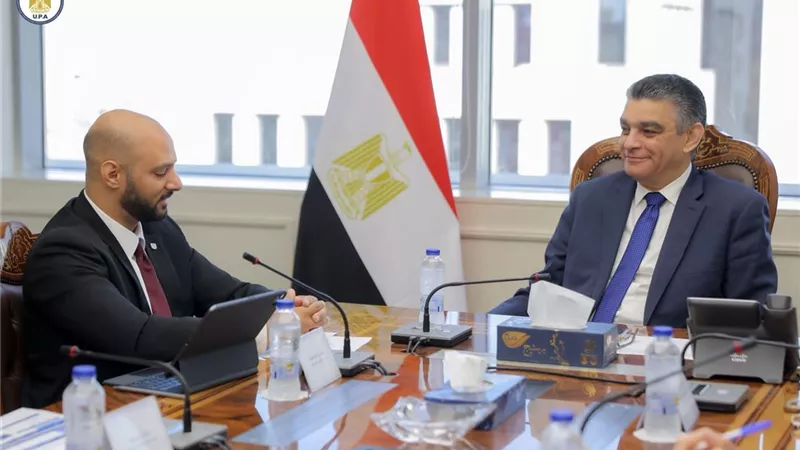 رئيس هيئة الشراء الموحد يستقبل وفد من « فيليبس» الطبية