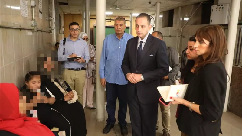 نائب وزير الصحة يحيل عاملة بالعيادات الخارجية بمستشفى المنيرة العام للتحقيق