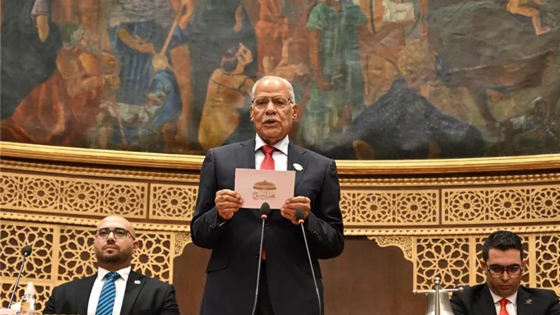 الشيوخ يعود للانعقاد.. 