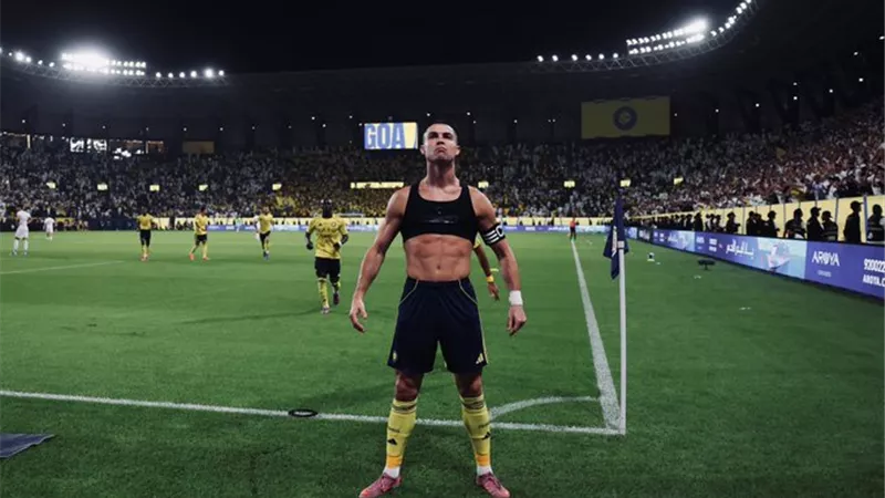 النصر يعزز صدارته للدوري السعودي بخماسية في الفتح