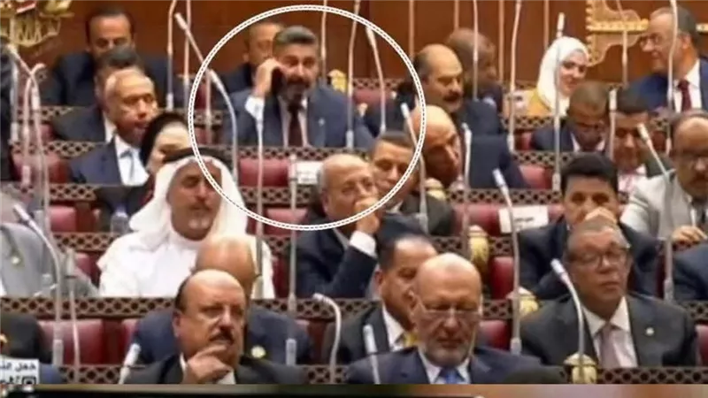 ياسر جلال عن تحدثه في الهاتف بجلسة مجلس الشيوخ: «أنا نائب فرفوش» 