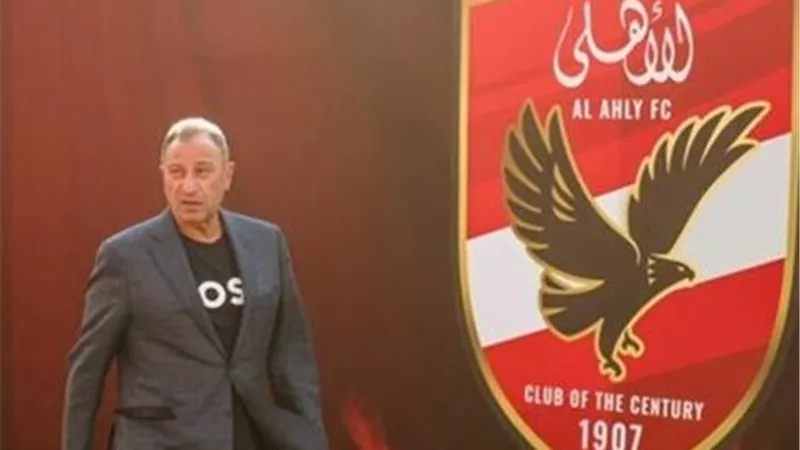الخطيب يهنئ رجال الأهلي لكرة اليد بالفوز ببطولة إفريقيا