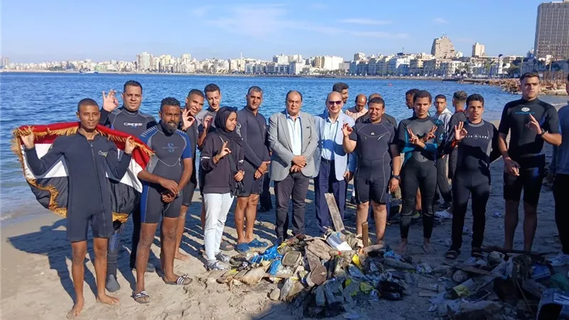قبل مؤتمر برشلونة.. حملة «بحار مستدامة» تنظف قاع الميناء الشرقي للإسكندرية