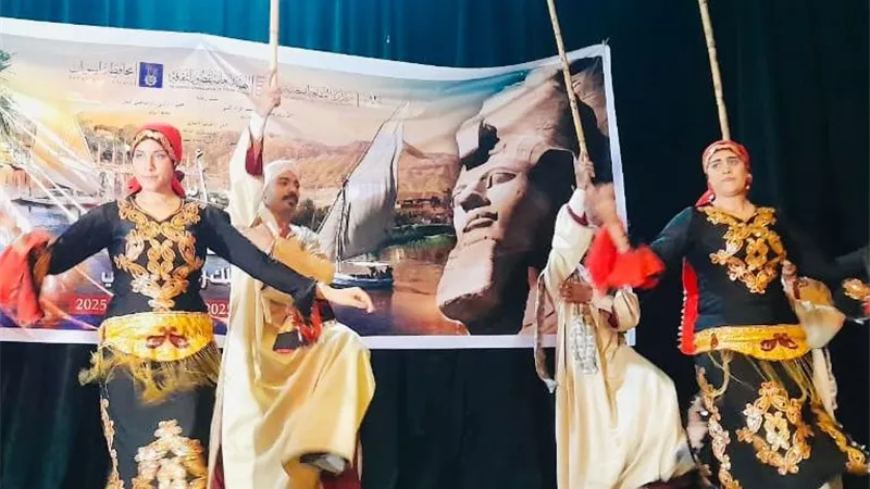 فرق الصعيد تُبدع في ثاني ليالي مهرجان تعامد الشمس بأسوان