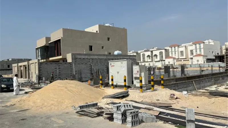 التصريح بدفن شخصين انهارت عليهما الرمال في مبنى بالتجمع 