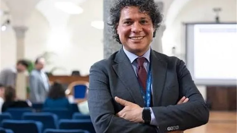 وائل فاروق يفوز بجائزة التميّز الدولي للبحر المتوسط لعام 2025