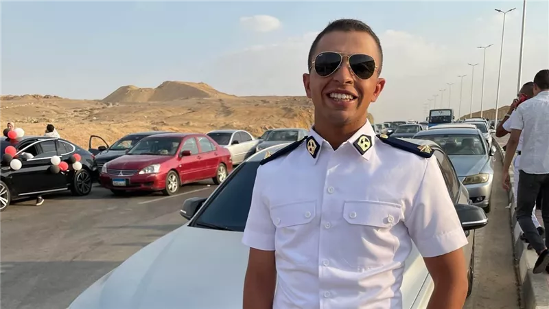 تشييع جثمان نقيب شرطة لقي مصرعه في حادث مأساوي