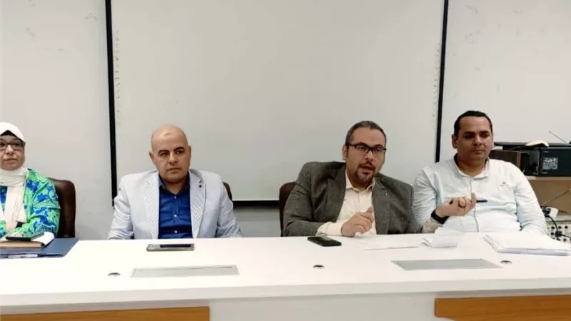 وكيل صحة الشرقية يجتمع بمديري الإدارات لمناقشة السلبيات المرصودة خلال زيارة نائب الوزير
