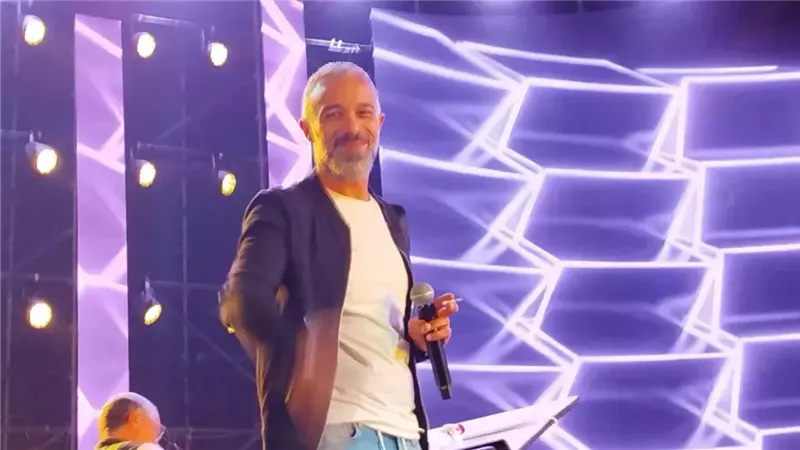 بروفة خاصة لمصطفى حلمي قبل حفل هاني شاكر بـ