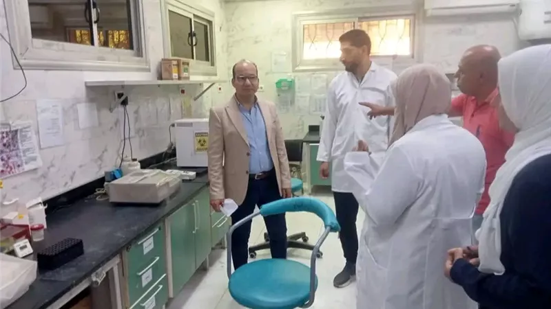 جولة مسائية مفاجئة لوكيل صحة الدقهلية داخل مستشفى الحميات