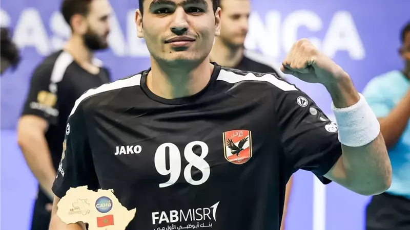 «كاستيلو» يفوز بجائزة أفضل لاعب في مباراة الأهلي وفاب الكاميروني