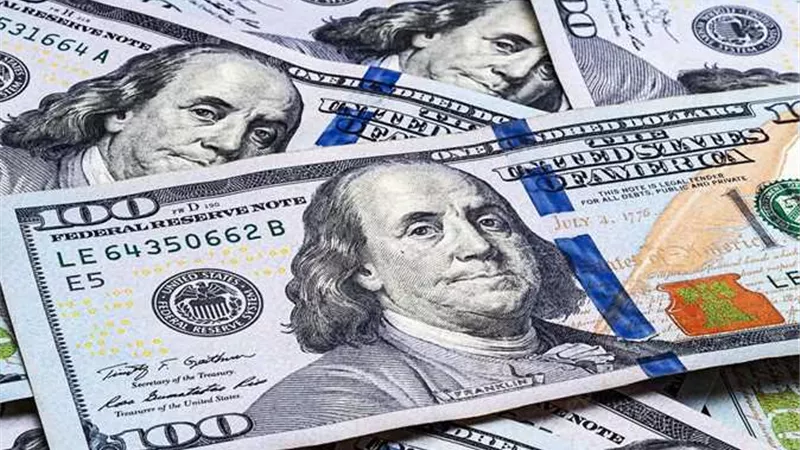 استقرار ملحوظ في أسعار الدولار مقابل الجنيه المصري مع نهاية تعاملات الاثنين