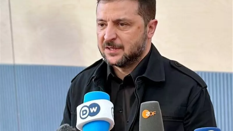 الرئيس الأوكراني : نتفاوض للحصول على صفقة 25 منظومة عسكرية من الباتريوت الأمريكي 