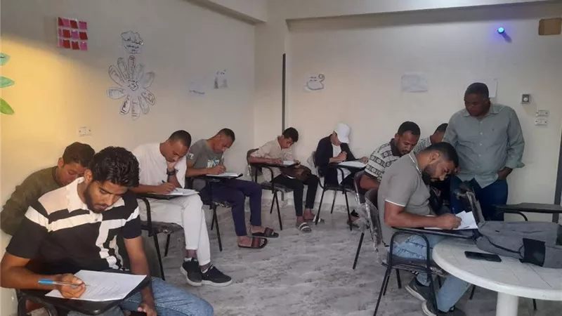 تنظمها وحدة السكان بالأقصر.. مقابلات شخصية للمتقدمين لدورة تدريب كهرباء بالطود وإسنا