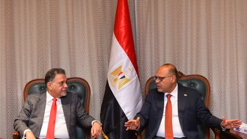 جبران يبحث مع رئيس غرفة تجارة وصناعة قطر مواجهة تحديات العمالة المصرية بالدوحة