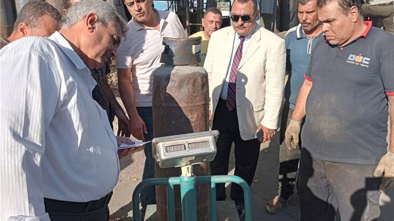 مكافحة الغش التجاري.. ضبط عملية تلاعب في أوزان اسطوانات الغاز بدمياط