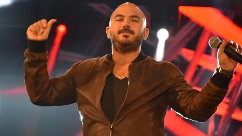 «كلكوا فلة».. محمود العسيلي وبوسي مفاجأة «السادة الأفاضل»