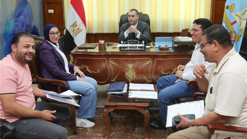 محافظ كفر الشيخ يوجّه ببحث طلبات وشكاوى المواطنين لحل مشكلاتهم