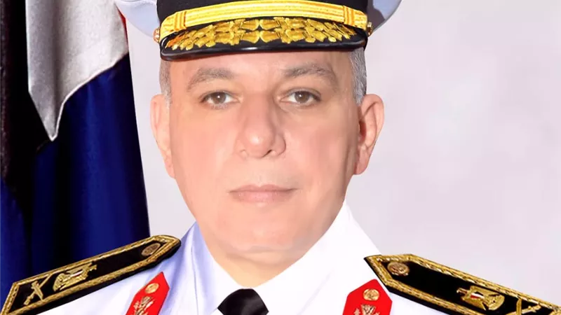 قائد القوات البحرية: قواتنا المسلحة قادرة على مواجهة أي تحديات لحماية سيادة الوطن