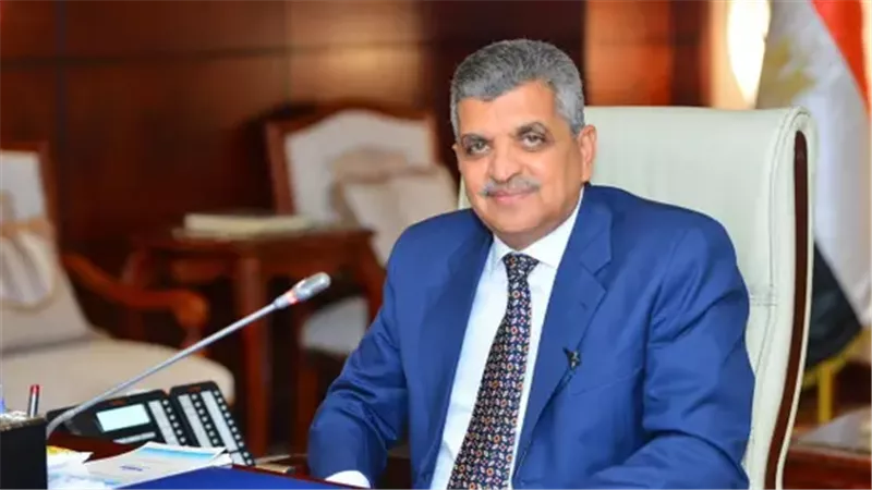 رئيس «قناة السويس»: أتوقع مضاعفة الإيرادات إلى 8 مليارات دولار في 2026|فيديو