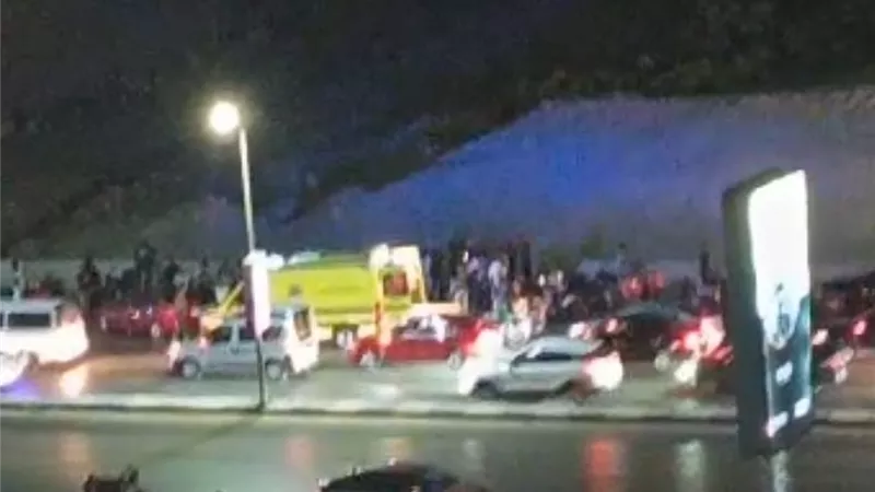 حادث مروع بمحور حسب الله الكفراوي.. والدفع بسيارات إسعاف لنقل المصابين