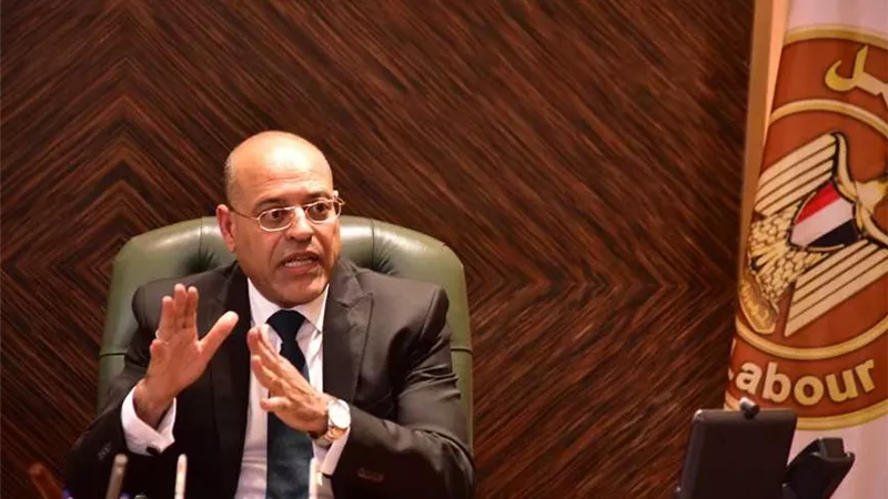 وزير العمل: إغلاق 10 شركات إلحاق عمالة مصرية بالخارج لمخالفتها القانون