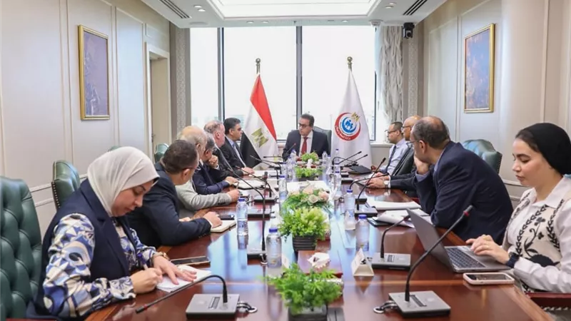 وزير الصحة يوجه بتسريع التعاون في التصنيع الدوائي مع الصين