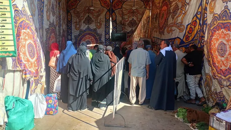 الوادى الجديد تفتتح منافذ الخير لدعم المواطنين بالخارجة