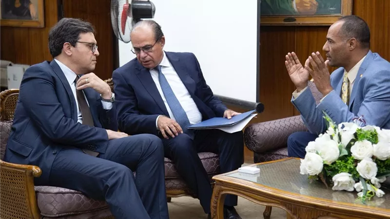 وزير الثقافة يتفقد الهيئة المصرية العامة للكتاب