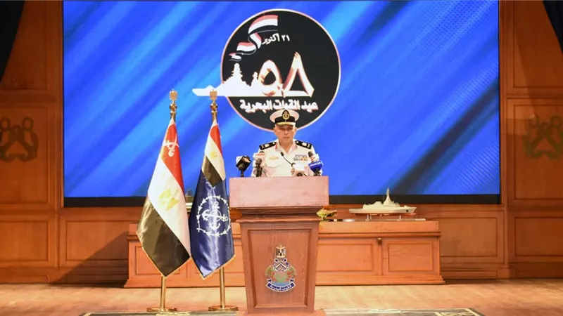 قائد القوات البحرية: نهتم بتدريب الفرد المقاتل لبناء قوة قادرة على حماية مقدرات الدولة