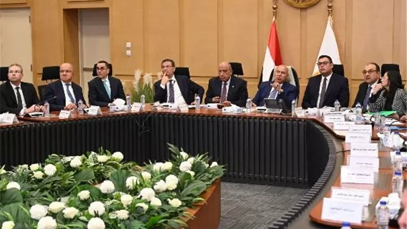تنمية المشروعات: خطة تطوير الحرف اليدوية والخريطة الاستثمارية بالمحافظات
