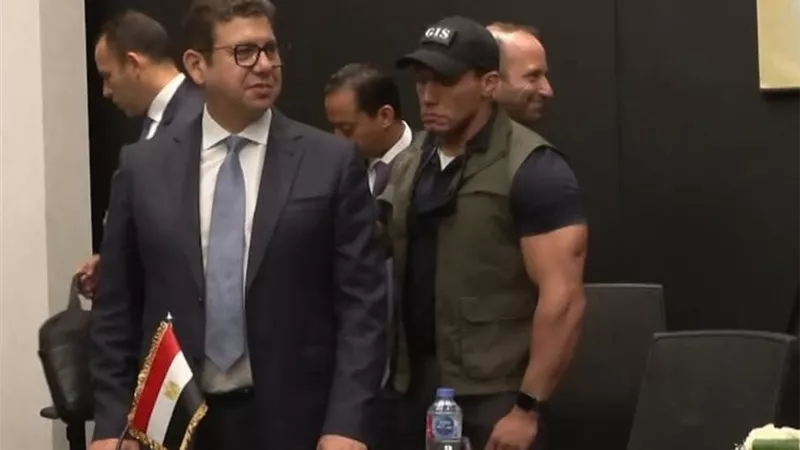مكتب نتنياهو: رئيس الوزراء بحث مع رئيس المخابرات المصرية تنفيذ خطة ترمب